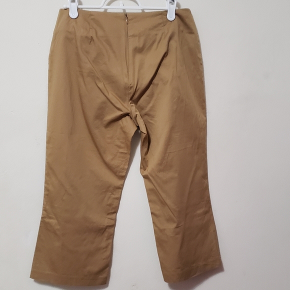 Burberry London Capris - Picture 2 of 10
